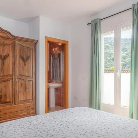 Casas De 15 * Benaojan